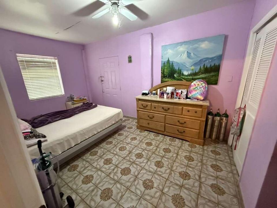 Active With Contract: $394,000 (2 beds, 1 baths, 1670 Square Feet)