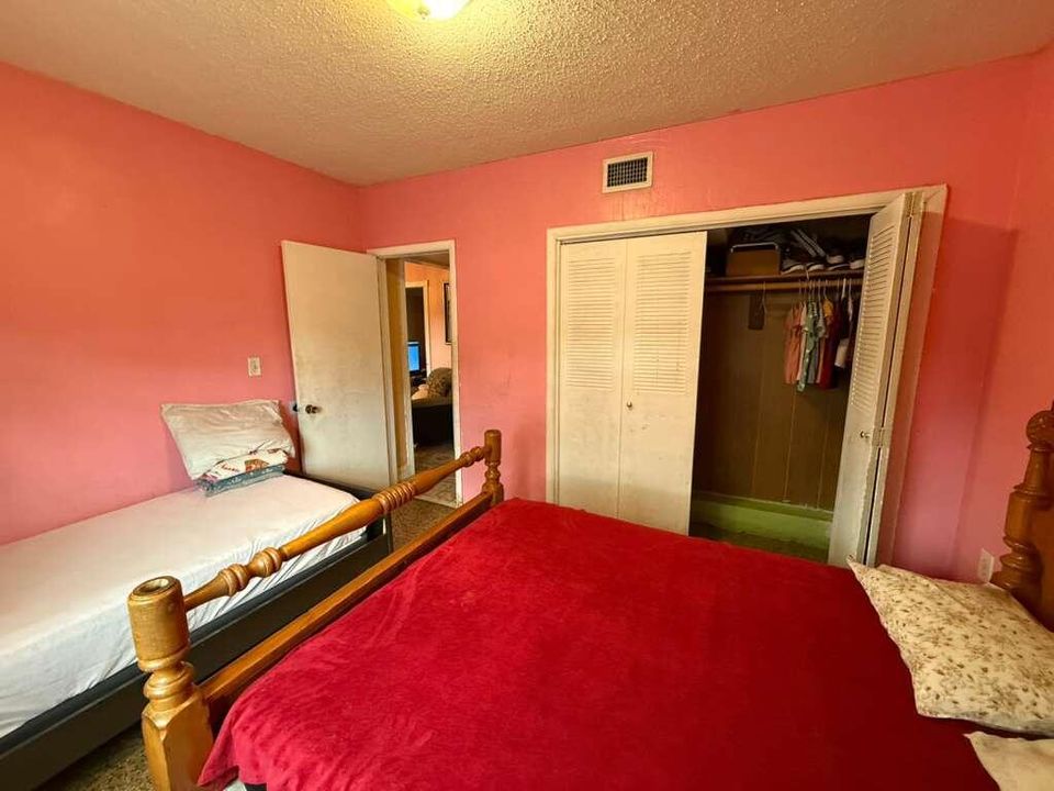 Active With Contract: $394,000 (2 beds, 1 baths, 1670 Square Feet)