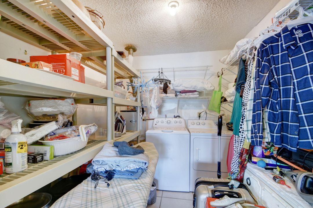 Active With Contract: $420,000 (3 beds, 2 baths, 1572 Square Feet)