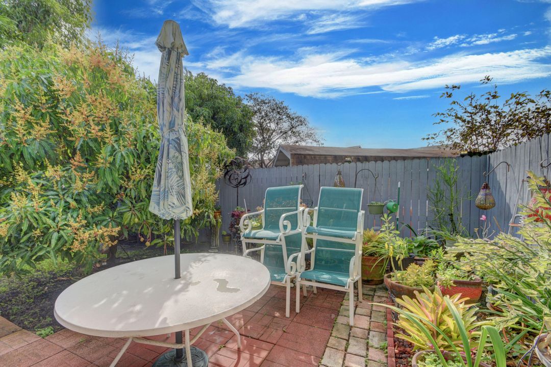 Active With Contract: $420,000 (3 beds, 2 baths, 1572 Square Feet)