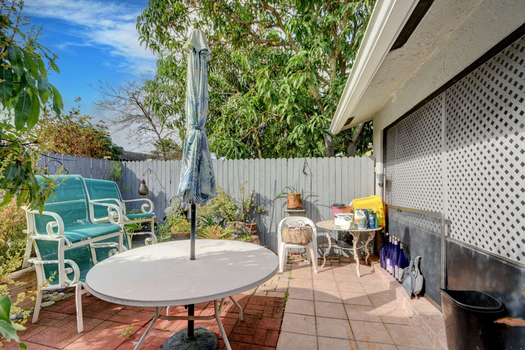 Active With Contract: $420,000 (3 beds, 2 baths, 1572 Square Feet)