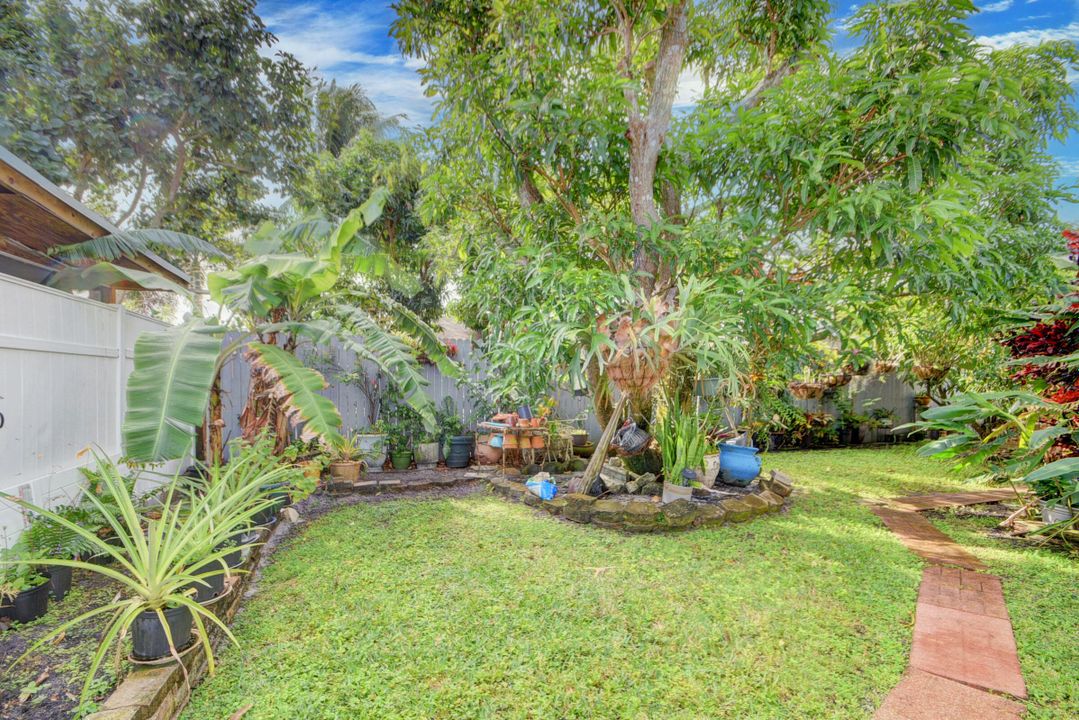 Active With Contract: $420,000 (3 beds, 2 baths, 1572 Square Feet)