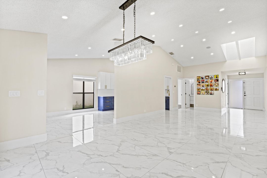 For Sale: $739,000 (3 beds, 3 baths, 1750 Square Feet)