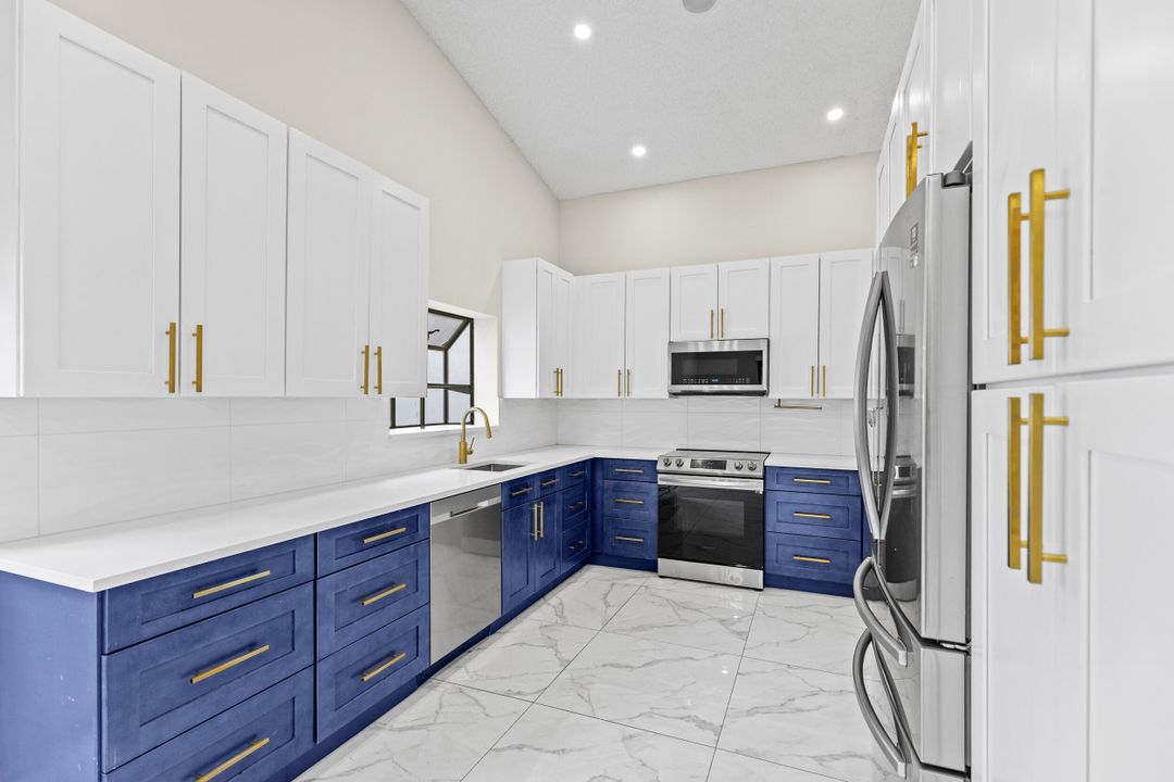 For Sale: $739,000 (3 beds, 3 baths, 1750 Square Feet)