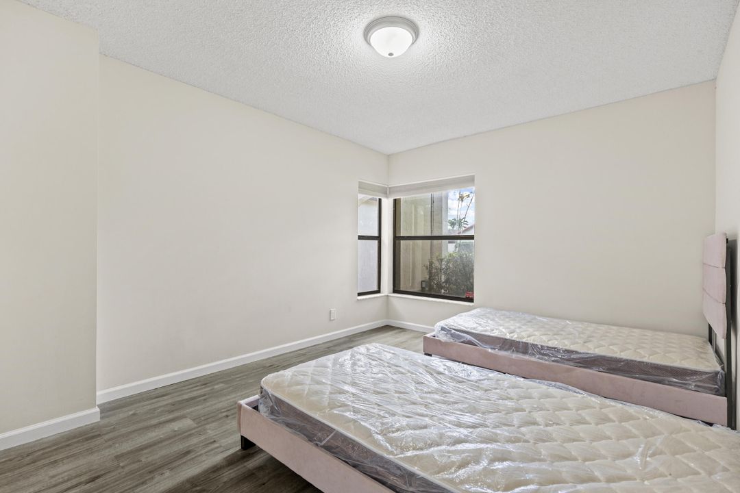 For Sale: $739,000 (3 beds, 3 baths, 1750 Square Feet)