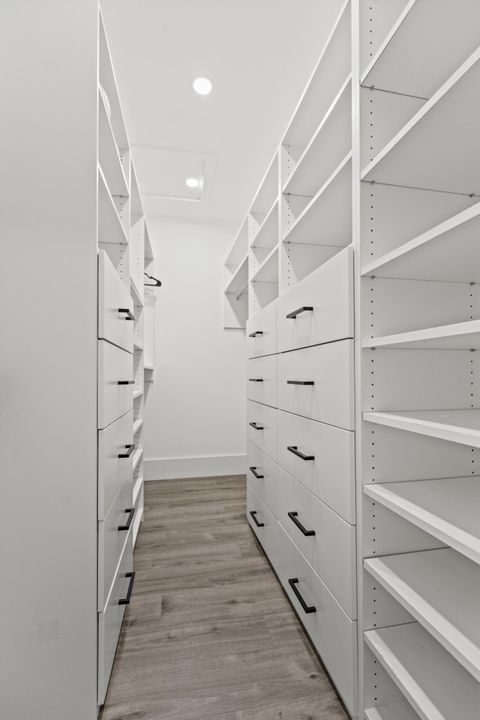 For Sale: $739,000 (3 beds, 3 baths, 1750 Square Feet)