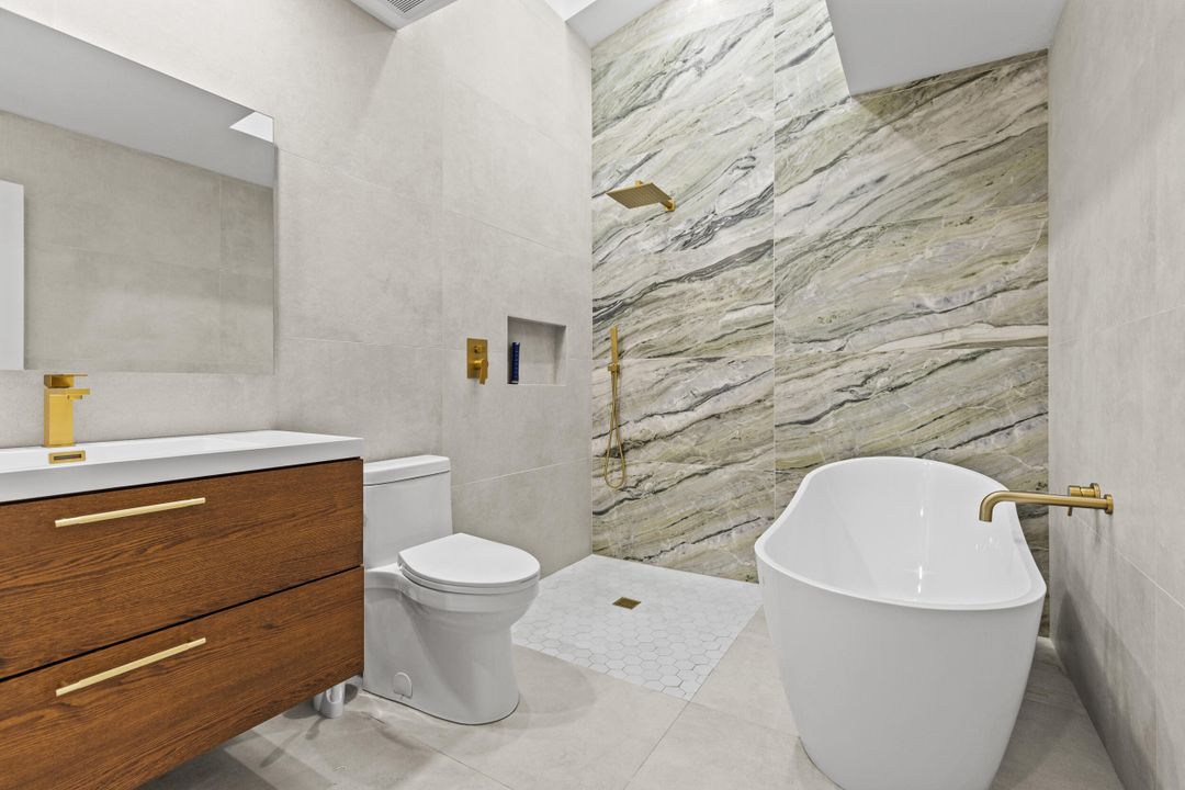 For Sale: $739,000 (3 beds, 3 baths, 1750 Square Feet)