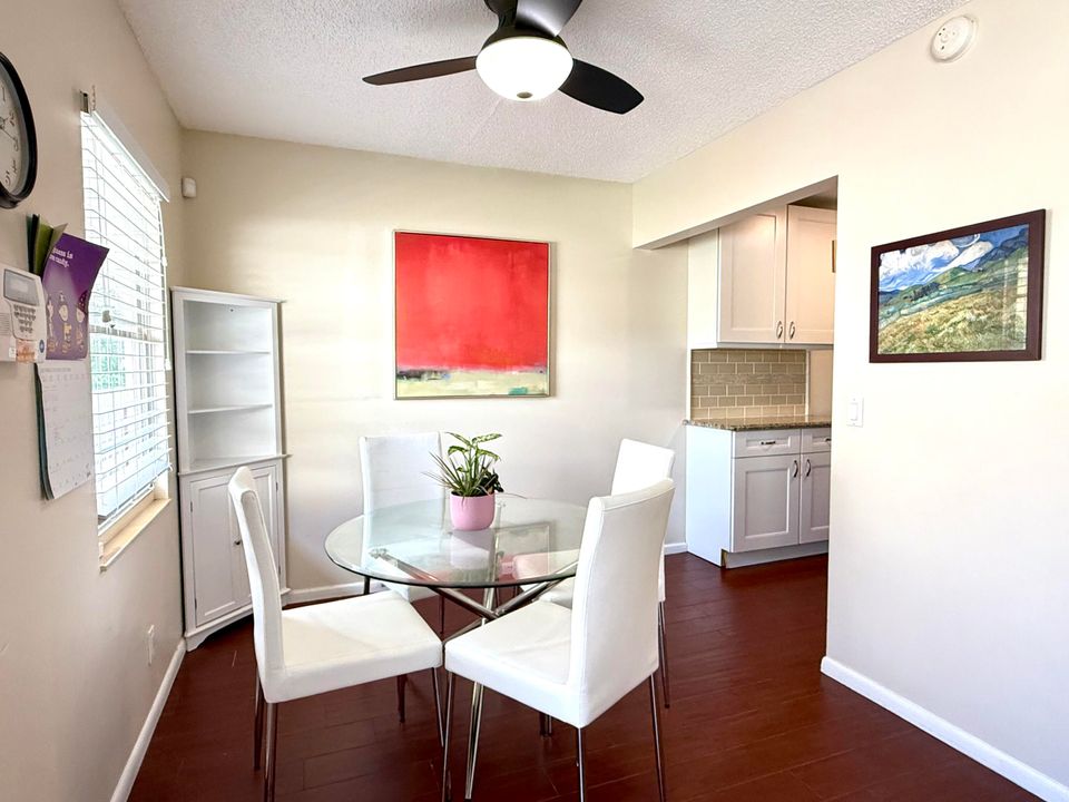 For Rent: $1,550 (2 beds, 1 baths, 840 Square Feet)