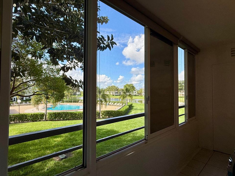 For Rent: $1,550 (2 beds, 1 baths, 840 Square Feet)