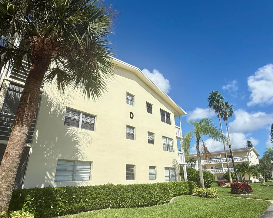 For Rent: $1,550 (2 beds, 1 baths, 840 Square Feet)