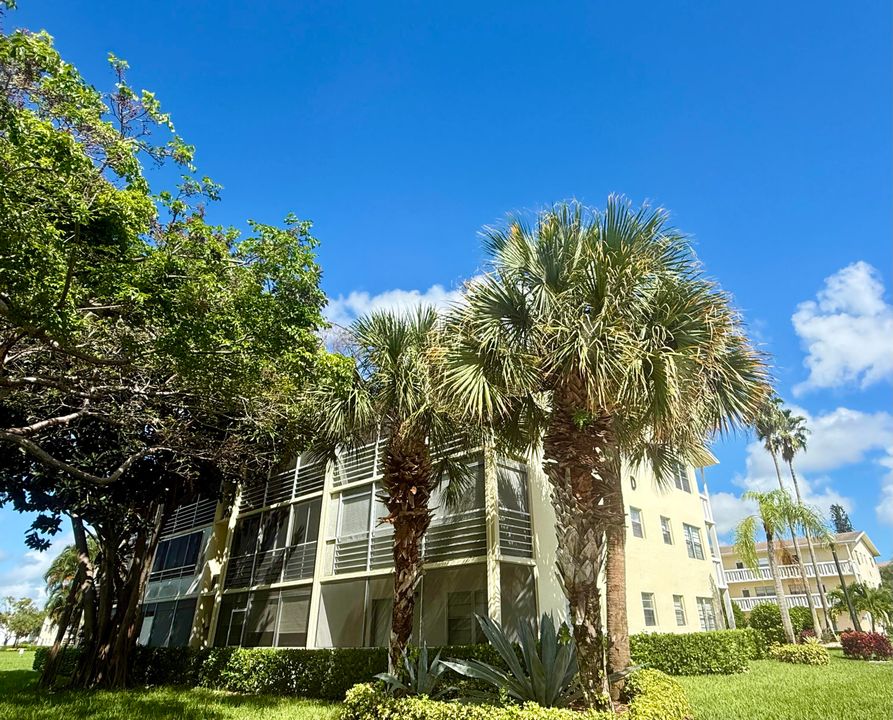 For Rent: $1,550 (2 beds, 1 baths, 840 Square Feet)