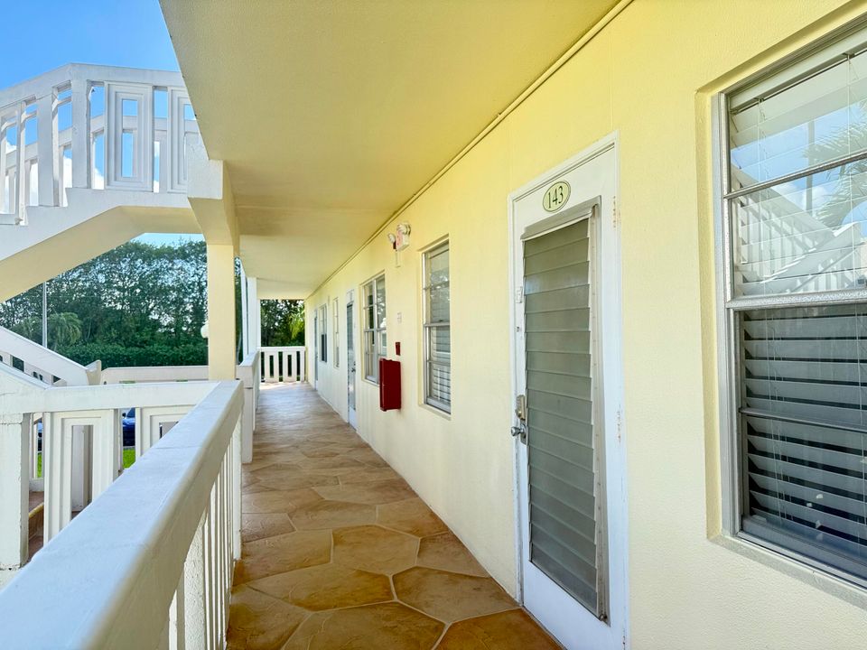 For Rent: $1,550 (2 beds, 1 baths, 840 Square Feet)