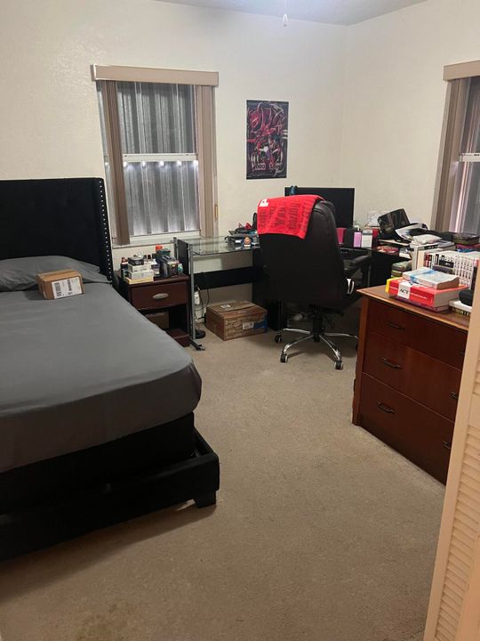 Active With Contract: $375,000 (3 beds, 1 baths, 864 Square Feet)