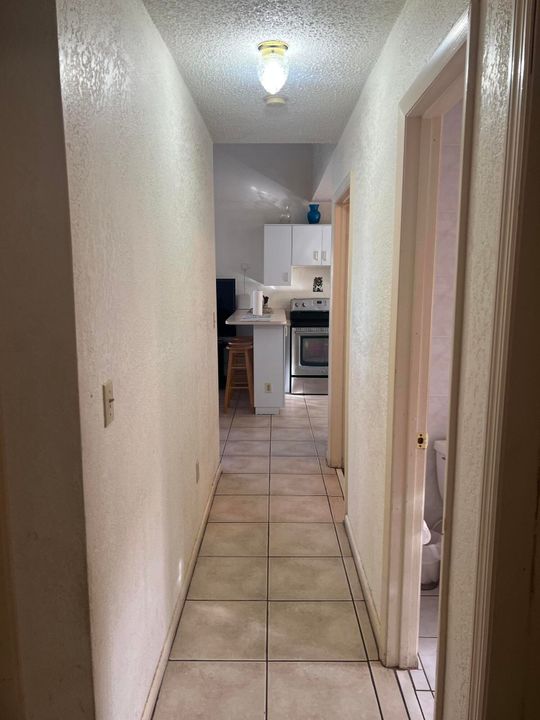 Active With Contract: $375,000 (3 beds, 1 baths, 864 Square Feet)