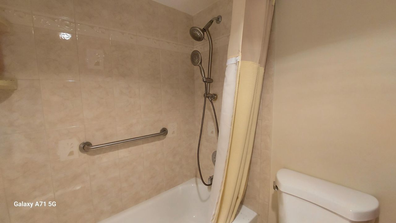 For Rent: $1,800 (2 beds, 2 baths, 916 Square Feet)