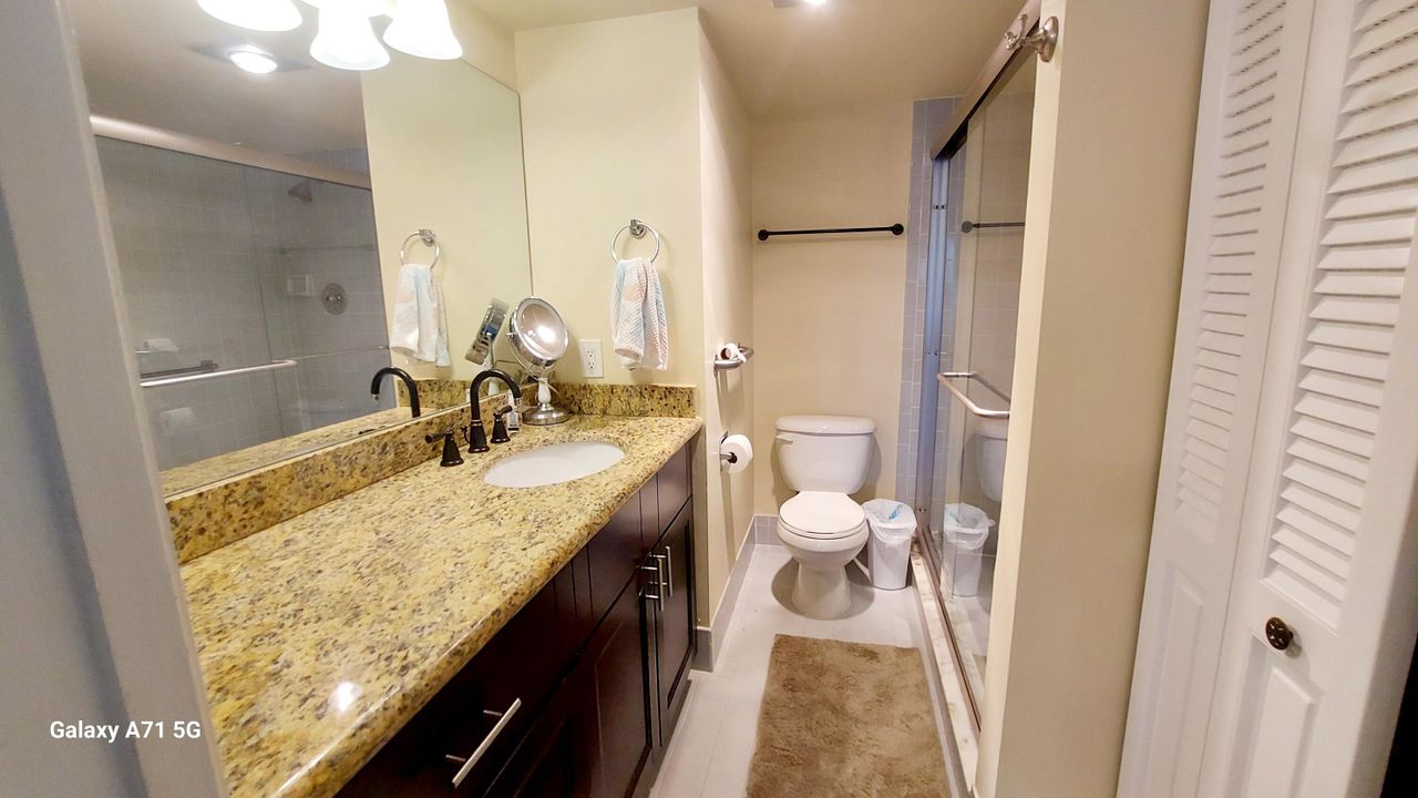 For Rent: $1,800 (2 beds, 2 baths, 916 Square Feet)