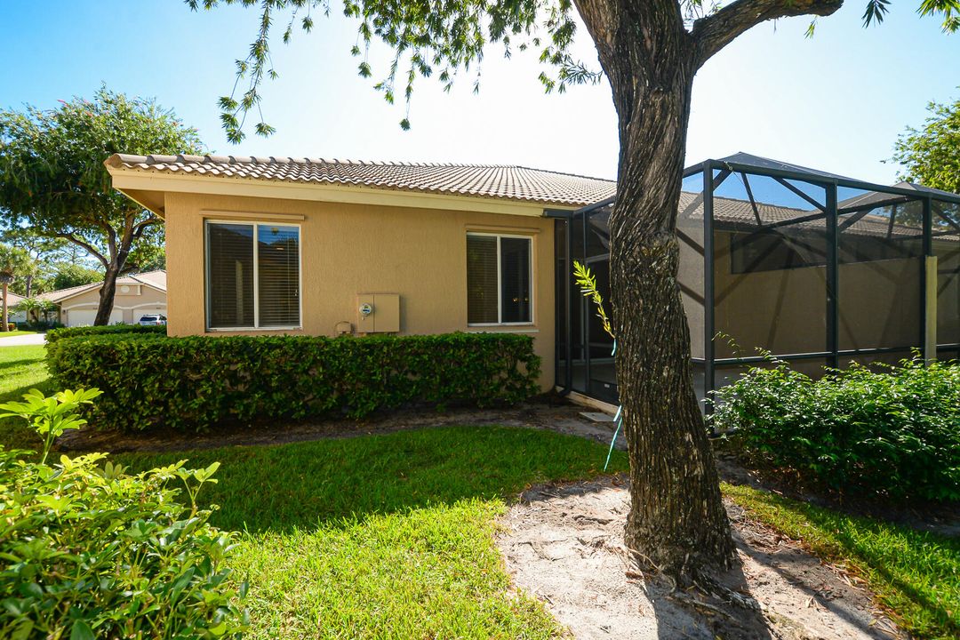 Active With Contract: $2,400 (2 beds, 2 baths, 1751 Square Feet)