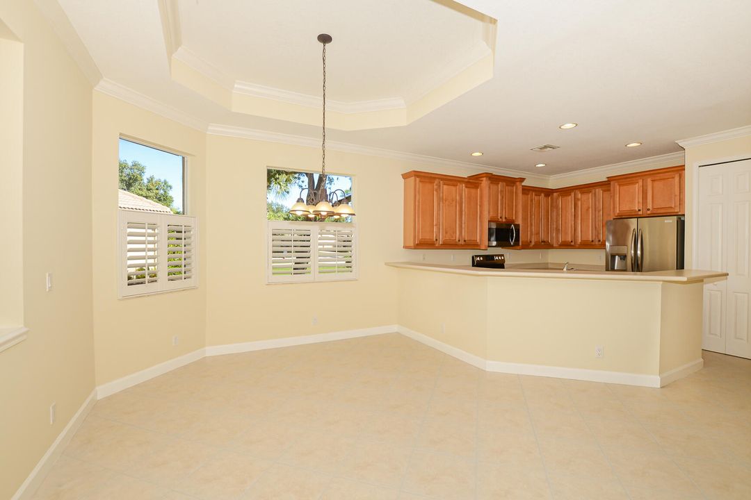 Active With Contract: $2,400 (2 beds, 2 baths, 1751 Square Feet)