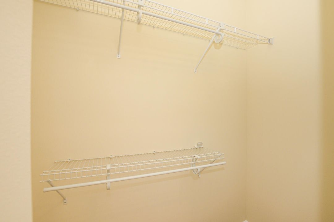 Active With Contract: $2,400 (2 beds, 2 baths, 1751 Square Feet)