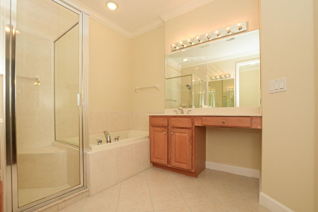 Active With Contract: $2,400 (2 beds, 2 baths, 1751 Square Feet)