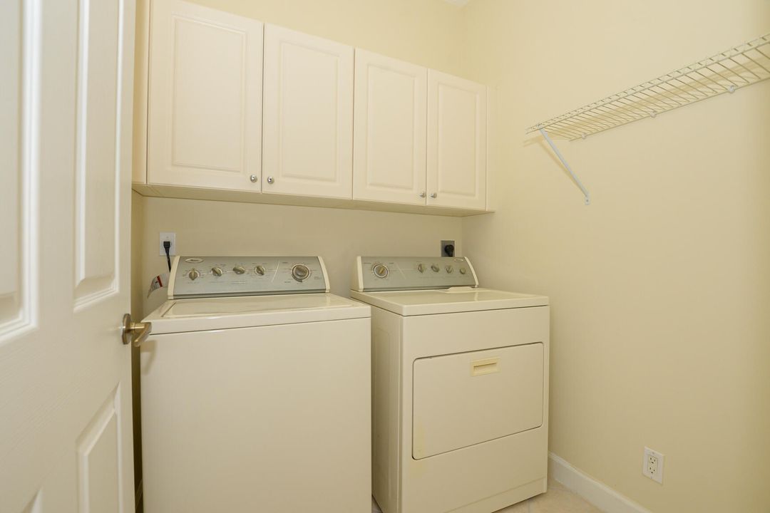 Active With Contract: $2,400 (2 beds, 2 baths, 1751 Square Feet)