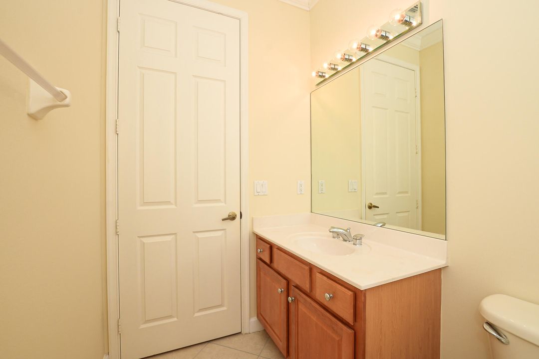 Active With Contract: $2,400 (2 beds, 2 baths, 1751 Square Feet)