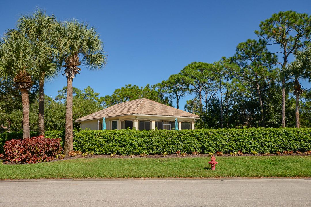 Active With Contract: $2,400 (2 beds, 2 baths, 1751 Square Feet)