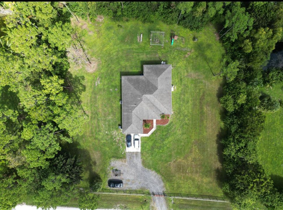 合同活跃: $685,000 (4 贝兹, 2 浴室, 2173 平方英尺)