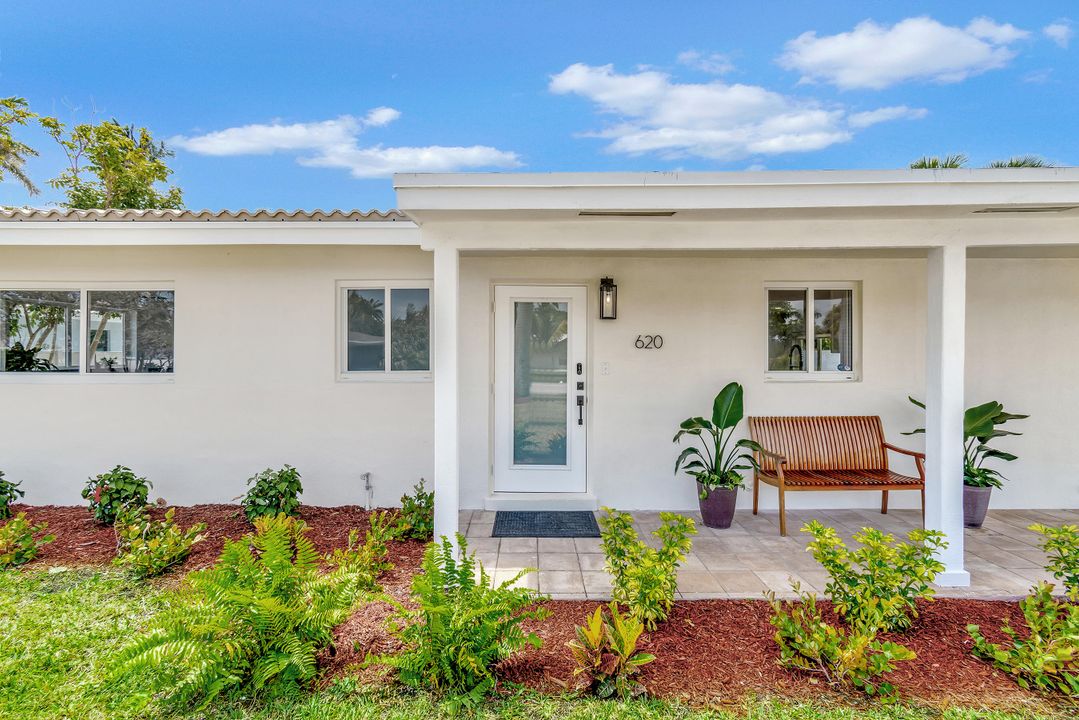 For Sale: $699,990 (4 beds, 2 baths, 1444 Square Feet)