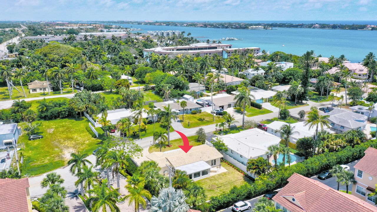 For Sale: $699,990 (4 beds, 2 baths, 1444 Square Feet)