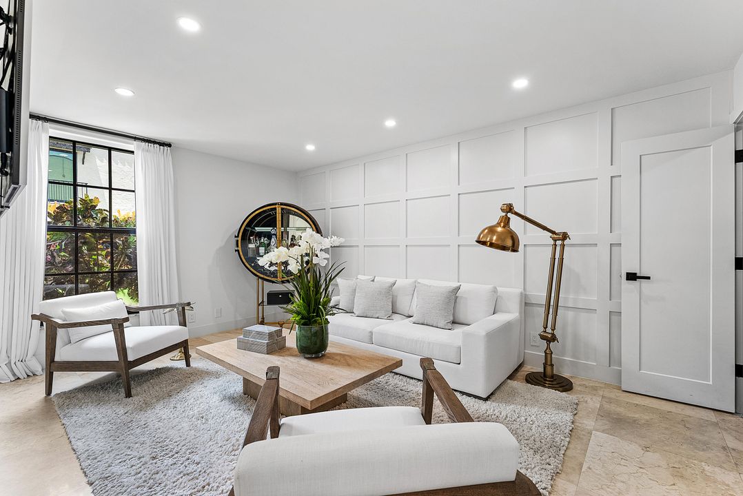 待售: $1,370,000 (2 贝兹, 2 浴室, 1292 平方英尺)