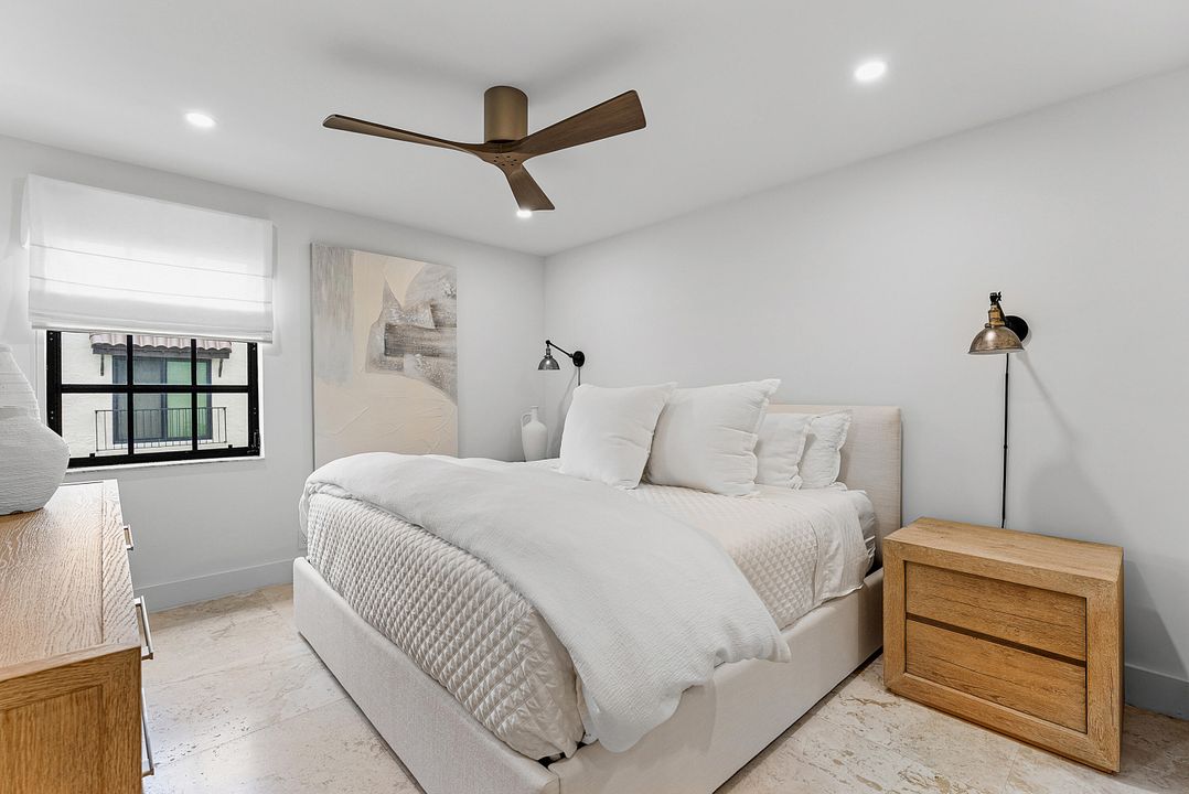 待售: $1,370,000 (2 贝兹, 2 浴室, 1292 平方英尺)