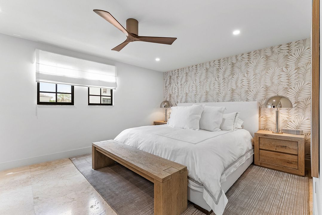 待售: $1,370,000 (2 贝兹, 2 浴室, 1292 平方英尺)