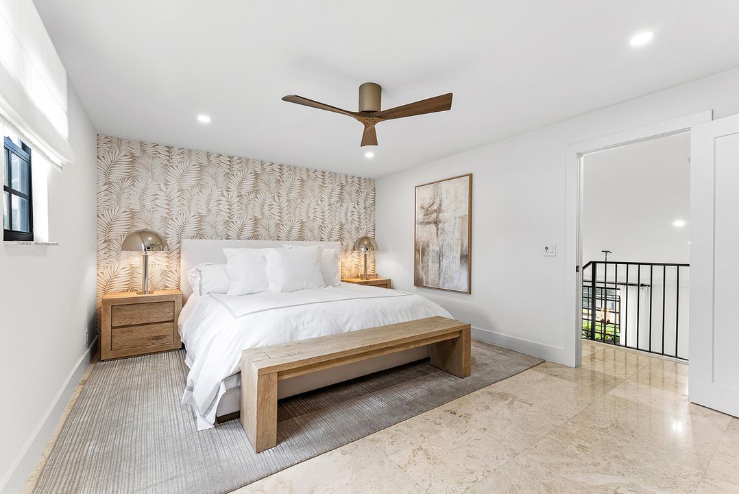 待售: $1,370,000 (2 贝兹, 2 浴室, 1292 平方英尺)