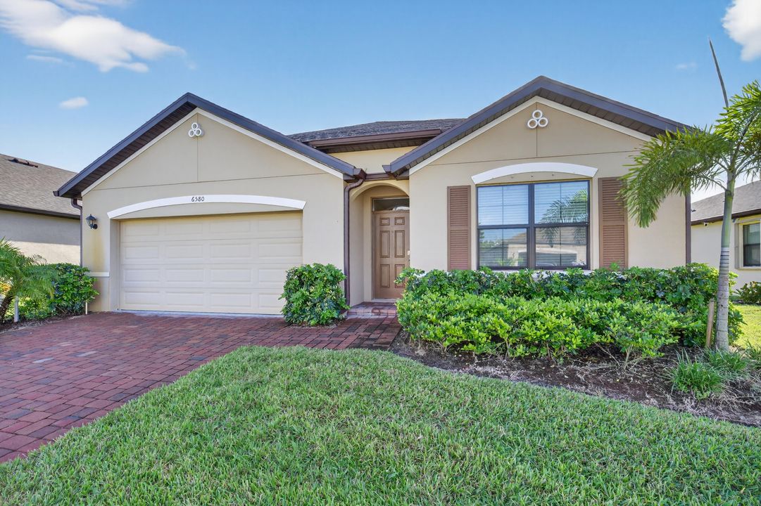 En Renta: $2,650 (4 camas, 2 baños, 1934 Pies cuadrados)