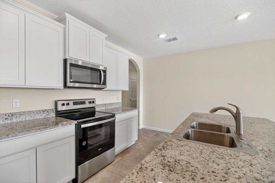 En Renta: $2,650 (4 camas, 2 baños, 1934 Pies cuadrados)