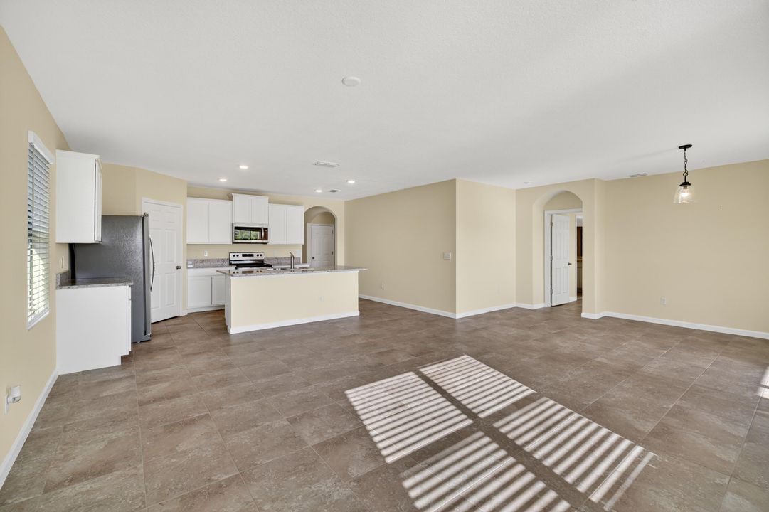 En Renta: $2,650 (4 camas, 2 baños, 1934 Pies cuadrados)