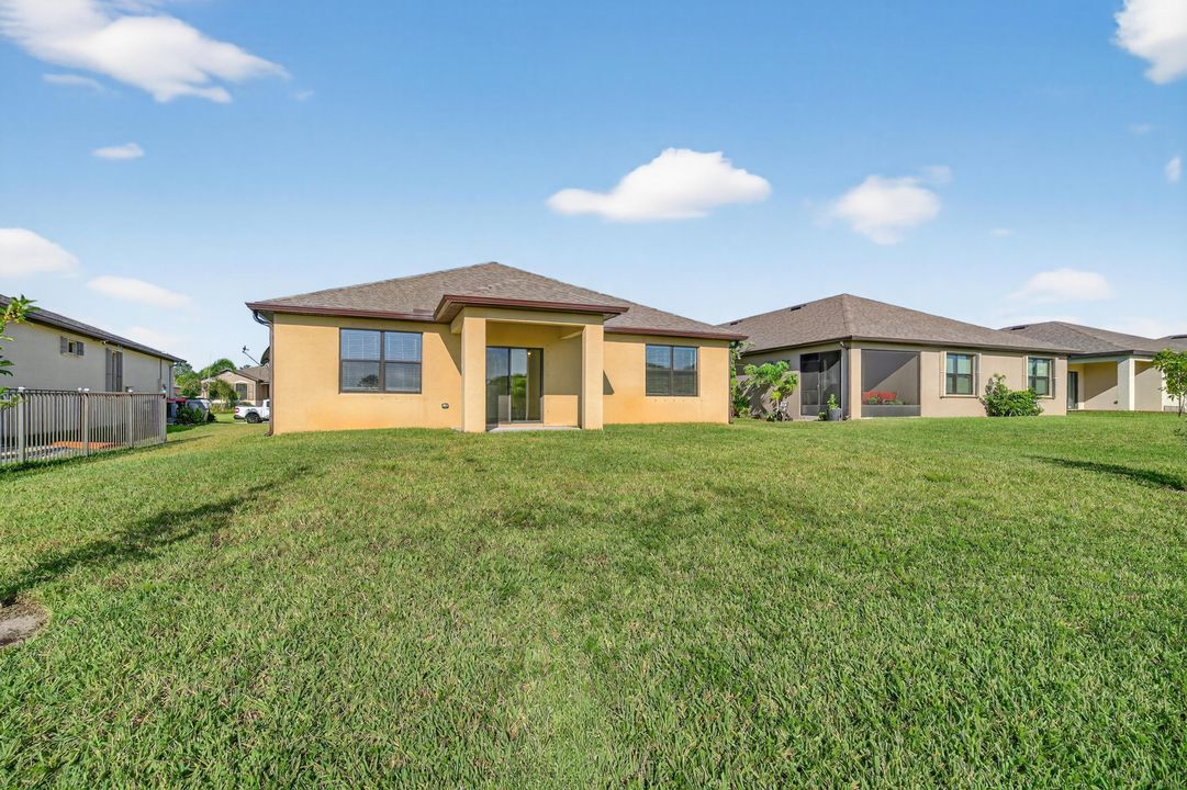 En Renta: $2,650 (4 camas, 2 baños, 1934 Pies cuadrados)