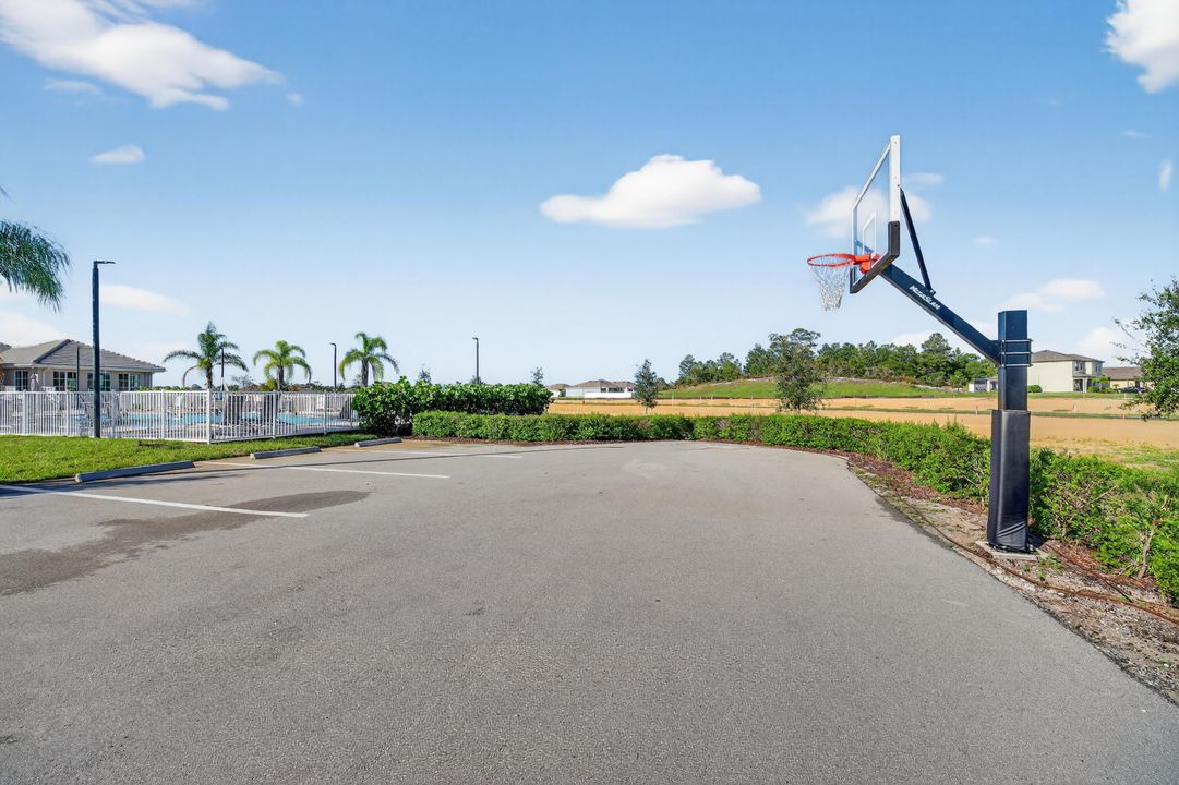 En Renta: $2,650 (4 camas, 2 baños, 1934 Pies cuadrados)