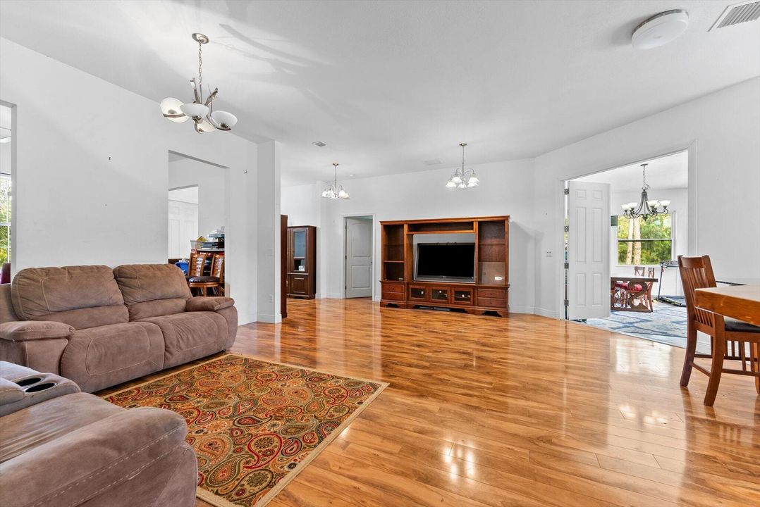 En Venta: $675,000 (3 camas, 3 baños, 2336 Pies cuadrados)