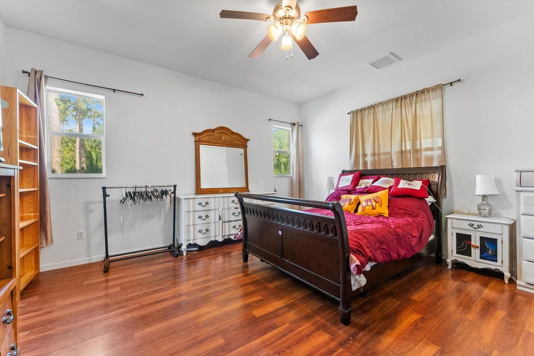 En Venta: $675,000 (3 camas, 3 baños, 2336 Pies cuadrados)