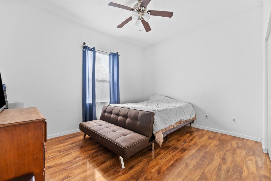 En Venta: $675,000 (3 camas, 3 baños, 2336 Pies cuadrados)