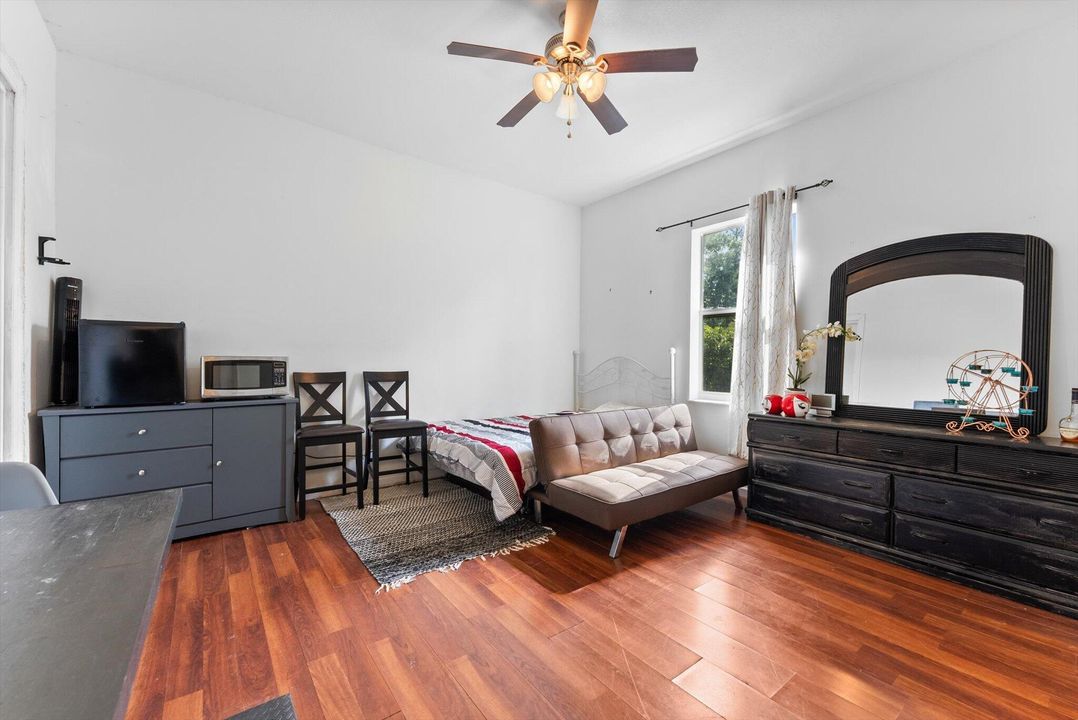 En Venta: $675,000 (3 camas, 3 baños, 2336 Pies cuadrados)