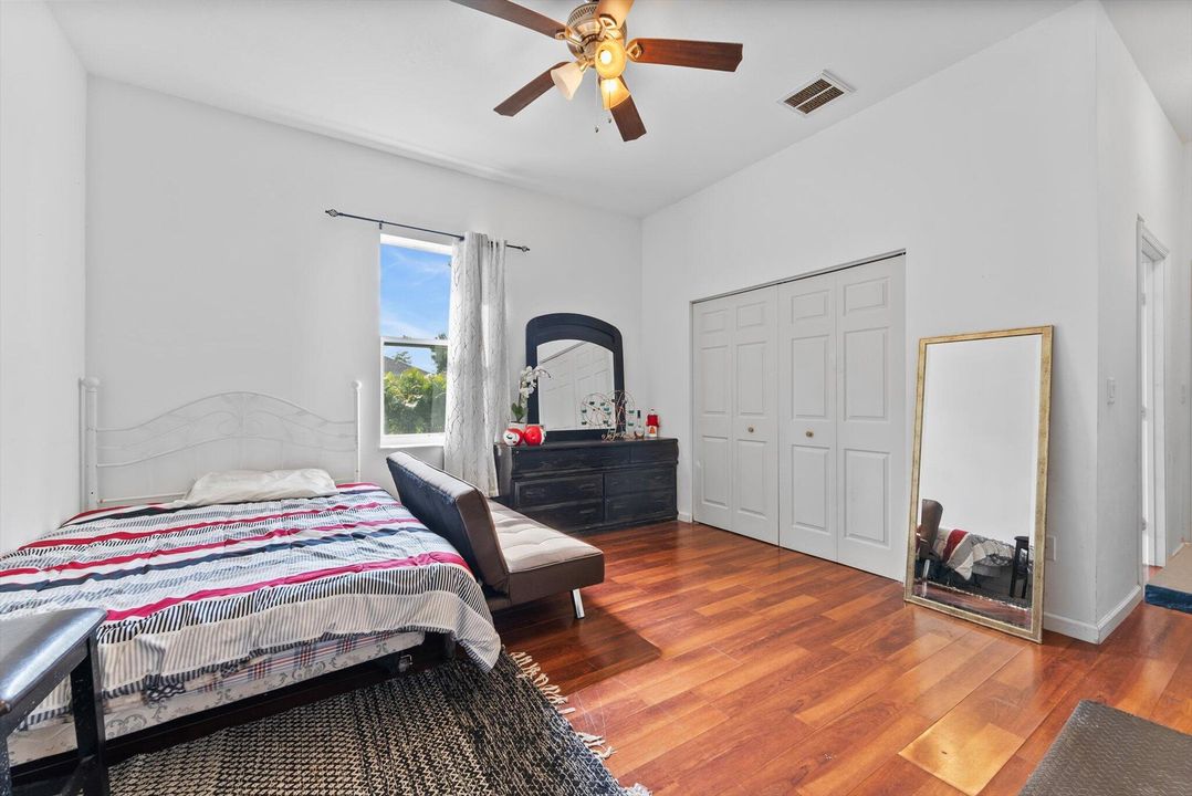 En Venta: $675,000 (3 camas, 3 baños, 2336 Pies cuadrados)