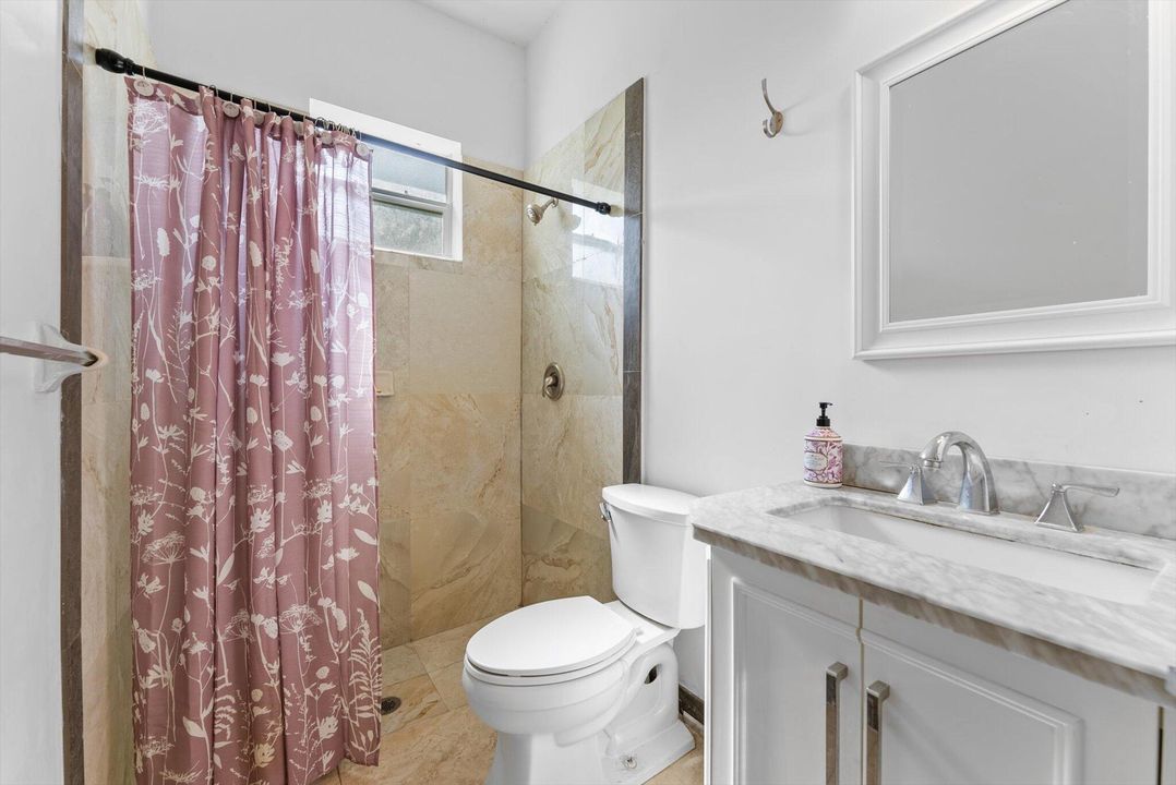 En Venta: $675,000 (3 camas, 3 baños, 2336 Pies cuadrados)