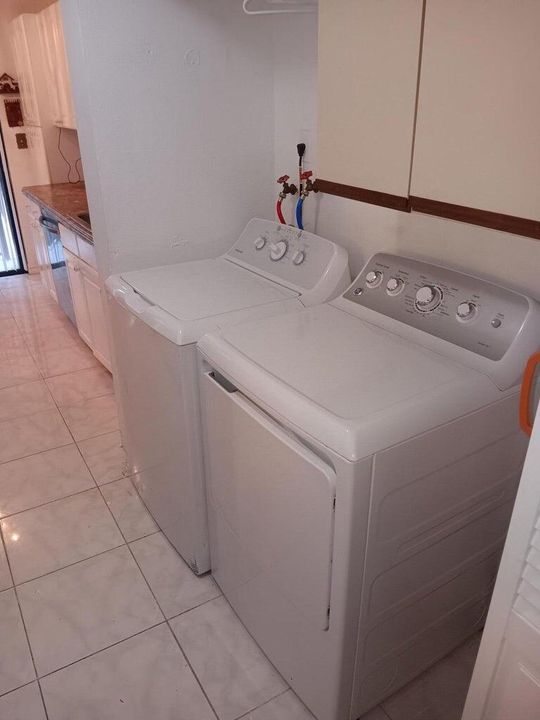 For Sale: $163,000 (1 beds, 1 baths, 850 Square Feet)