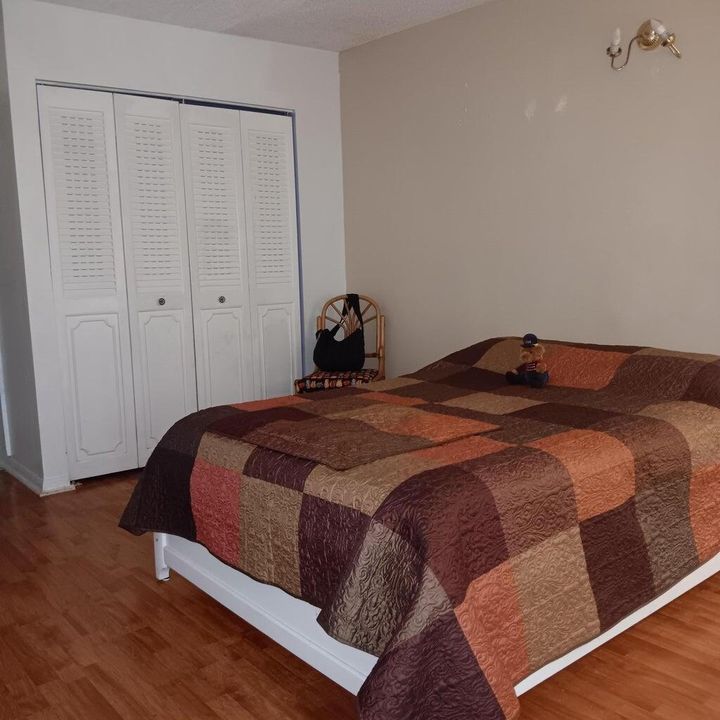 For Sale: $163,000 (1 beds, 1 baths, 850 Square Feet)