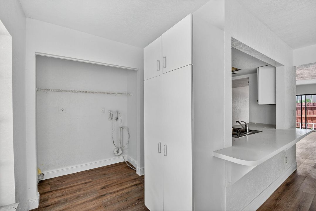 Active With Contract: $2,500 (3 beds, 2 baths, 1804 Square Feet)