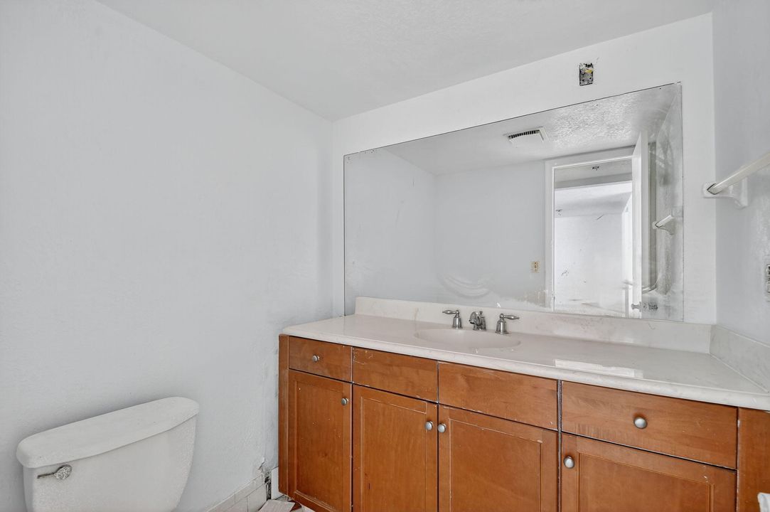 Active With Contract: $2,500 (3 beds, 2 baths, 1804 Square Feet)