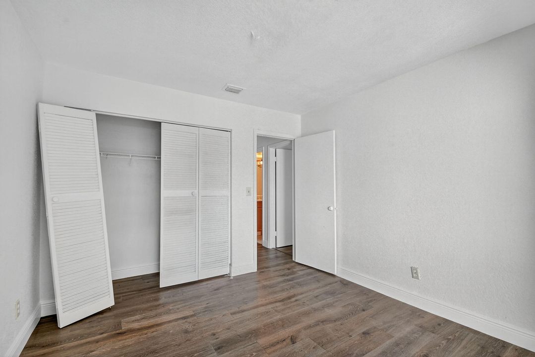 Active With Contract: $2,500 (3 beds, 2 baths, 1804 Square Feet)